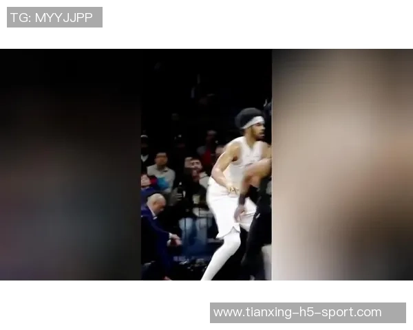 阿杜蒂耶罗在G联盟上演惊天隔扣防守球员被撞翻在地