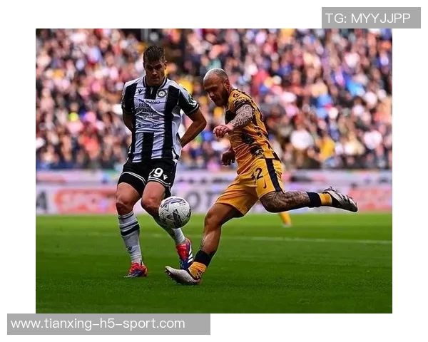 国米主场球迷为J马丁内斯加油助威助其走出车祸阴影重返赛场